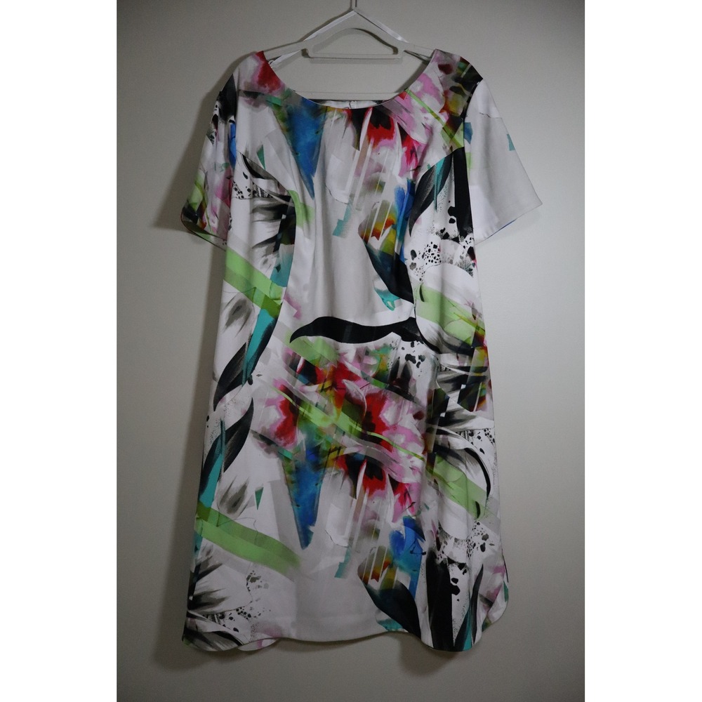 Abstract Floral Artistic AGB Shift Dress 18W White Multi Color Short Sleeve